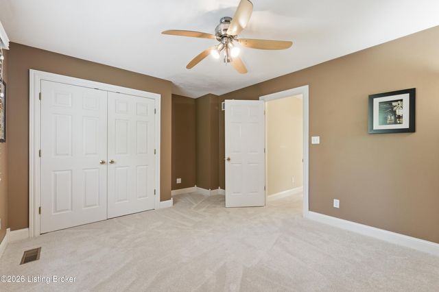 1112 Bentwood Place Ct, Louisville, KY 40207