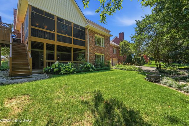 1112 Bentwood Place Ct, Louisville, KY 40207