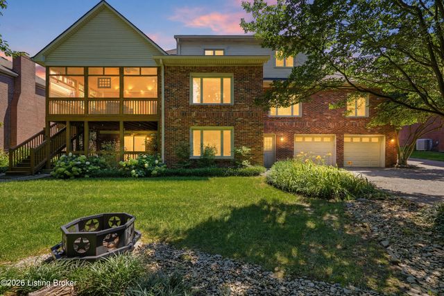 1112 Bentwood Place Ct, Louisville, KY 40207