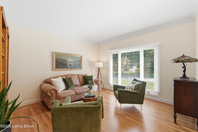 1112 Bentwood Place Ct, Louisville, KY 40207