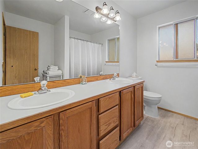 11004 209th Avenue E, Bonney Lake, WA 98391