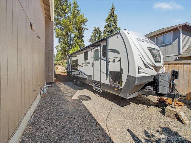 11004 209th Avenue E, Bonney Lake, WA 98391