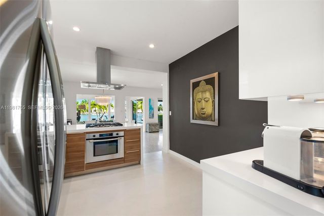 365 N Shore Dr, Miami Beach, FL 33141