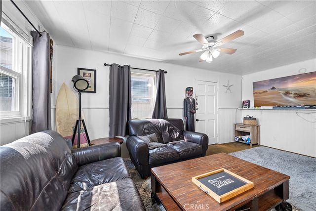 121 30th Street, Newport Beach, CA 92663