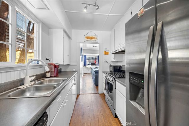 121 30th Street, Newport Beach, CA 92663