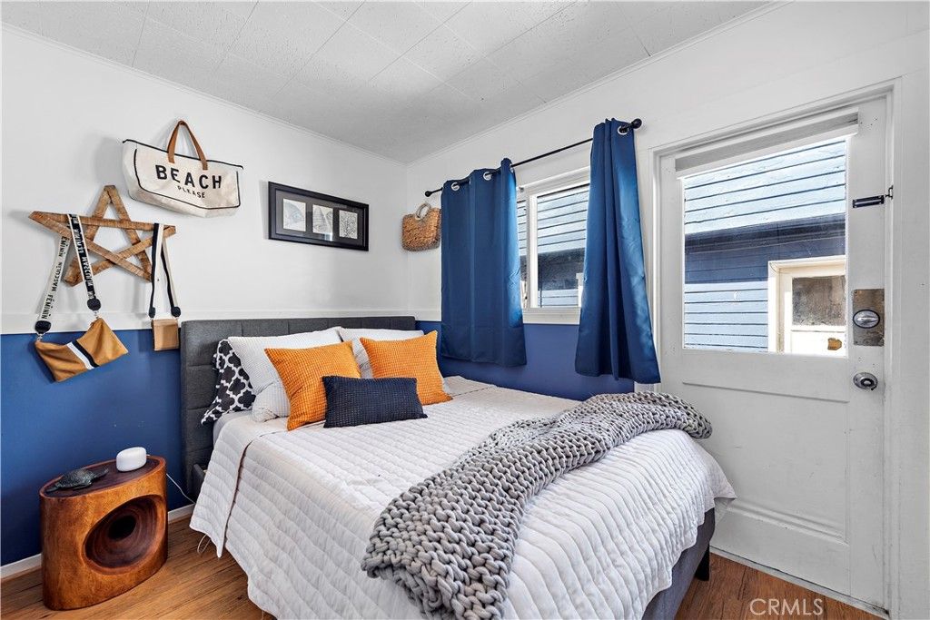 Image 12 of property listing at 121 30th Street, Newport Beach, CA 92663