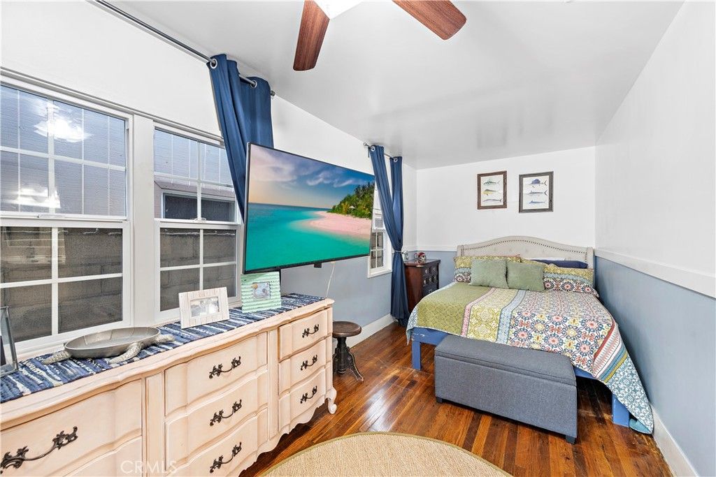 Image 14 of property listing at 121 30th Street, Newport Beach, CA 92663