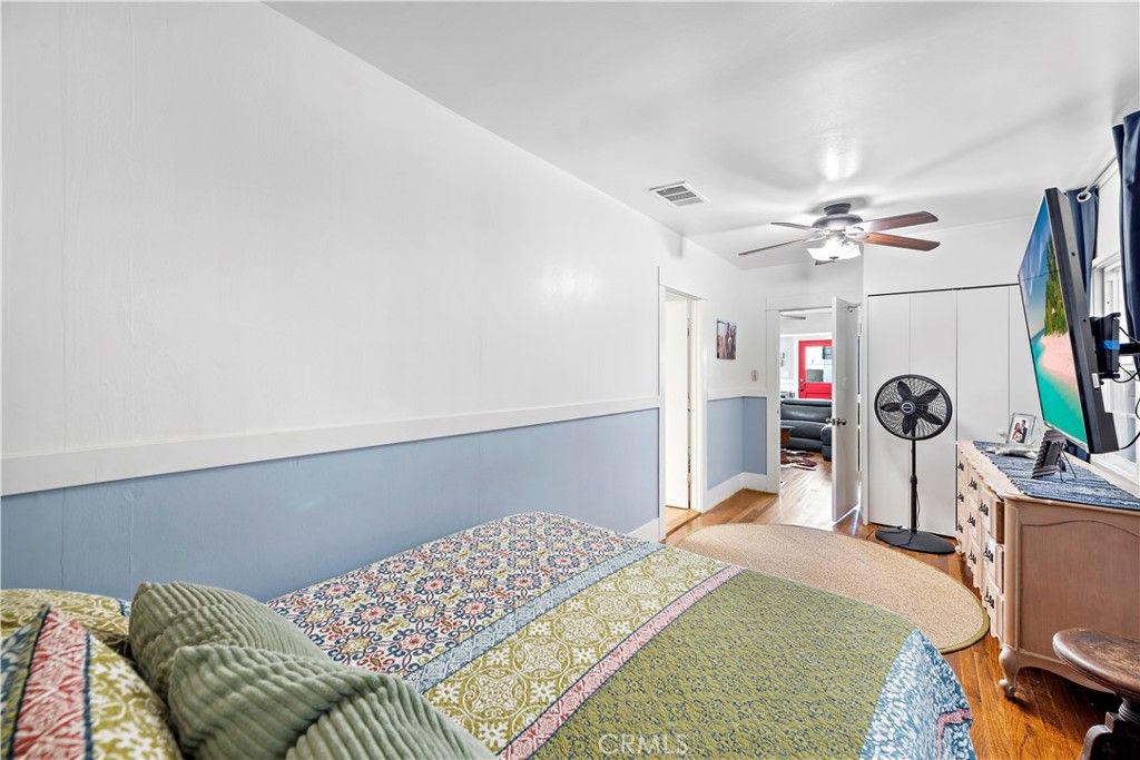 Image 15 of property listing at 121 30th Street, Newport Beach, CA 92663