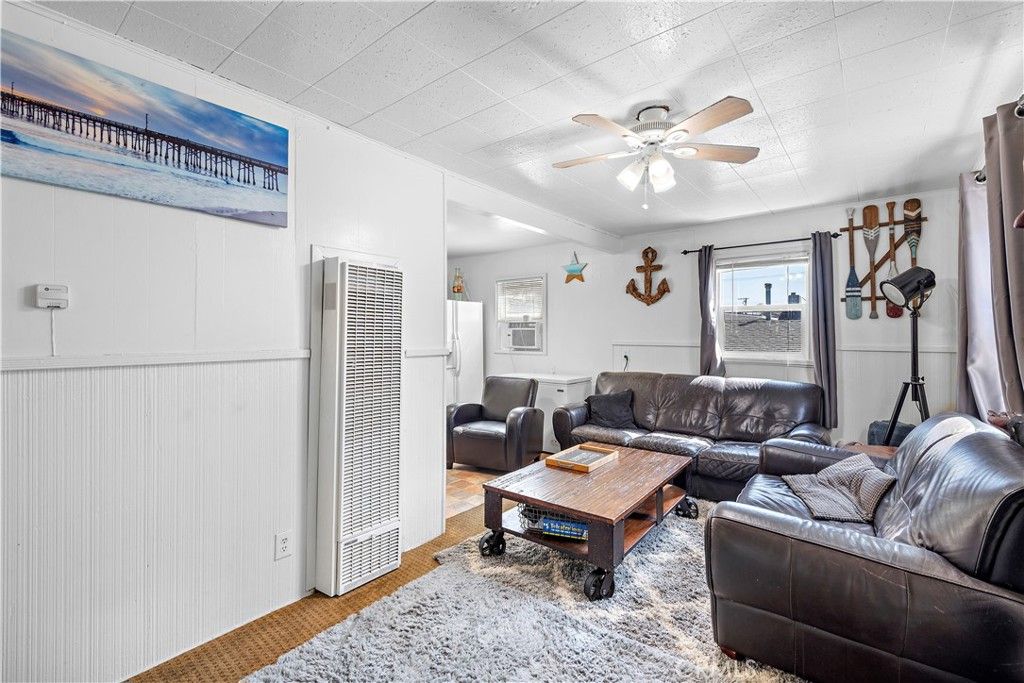 Image 19 of property listing at 121 30th Street, Newport Beach, CA 92663