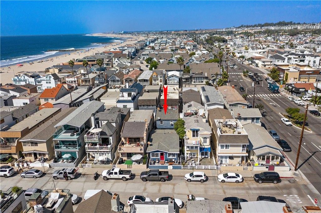 Image 36 of property listing at 121 30th Street, Newport Beach, CA 92663