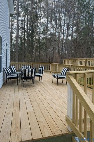 10 Rhodes Ln, Cartersville, VA 23027