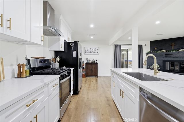 44335 Glenraven, Lancaster, CA 93535