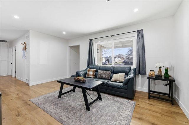 44335 Glenraven, Lancaster, CA 93535