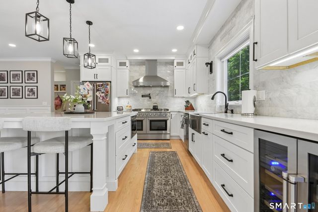 5 Highland Court, Milford, CT 06461