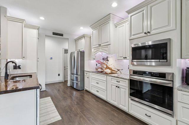 1819 Black Bear Drive, Houston, TX 77532