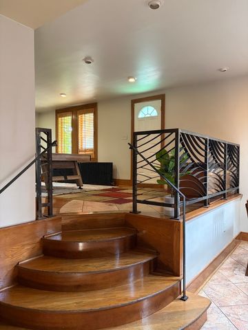 441 E 42nd Street, Chicago, IL 60653