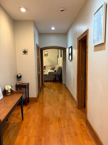 441 E 42nd Street, Chicago, IL 60653