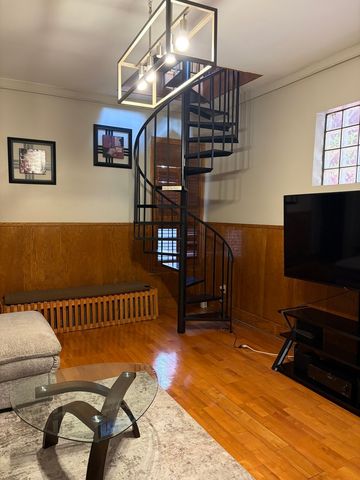 441 E 42nd Street, Chicago, IL 60653