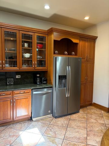 441 E 42nd Street, Chicago, IL 60653