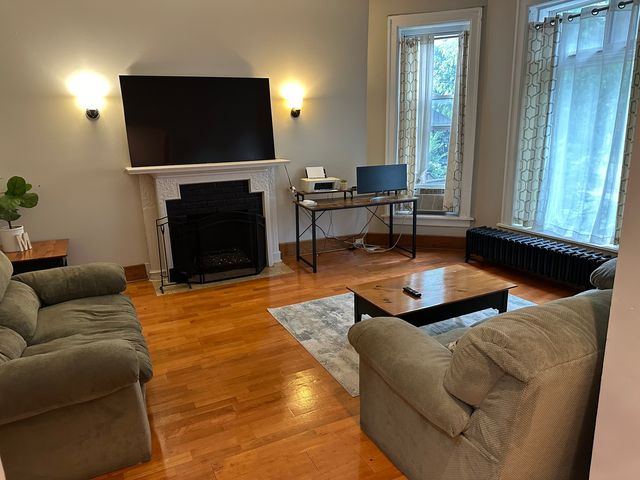 441 E 42nd Street, Chicago, IL 60653