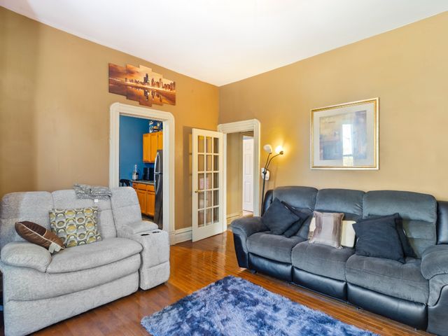 441 E 42nd Street, Chicago, IL 60653