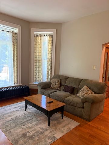441 E 42nd Street, Chicago, IL 60653