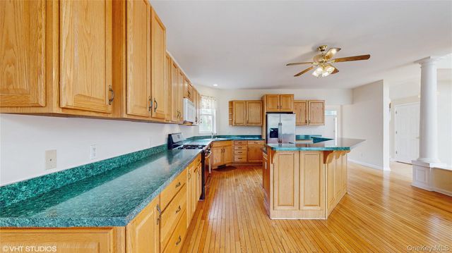 3 Caledonia Circle, Highland Mills, NY 10930