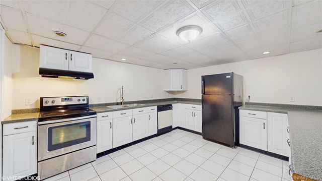 3 Caledonia Circle, Highland Mills, NY 10930