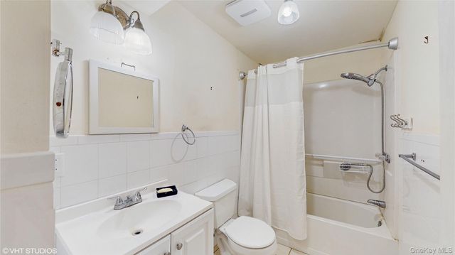 3 Caledonia Circle, Highland Mills, NY 10930