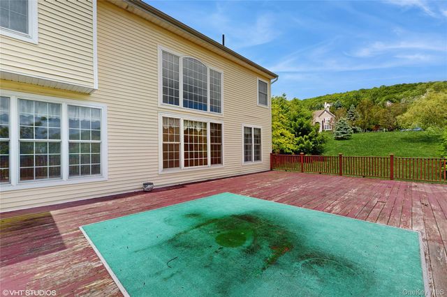 3 Caledonia Circle, Highland Mills, NY 10930