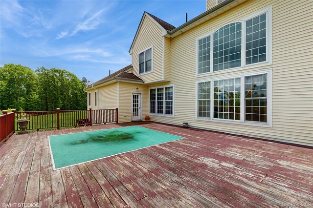 3 Caledonia Circle, Highland Mills, NY 10930