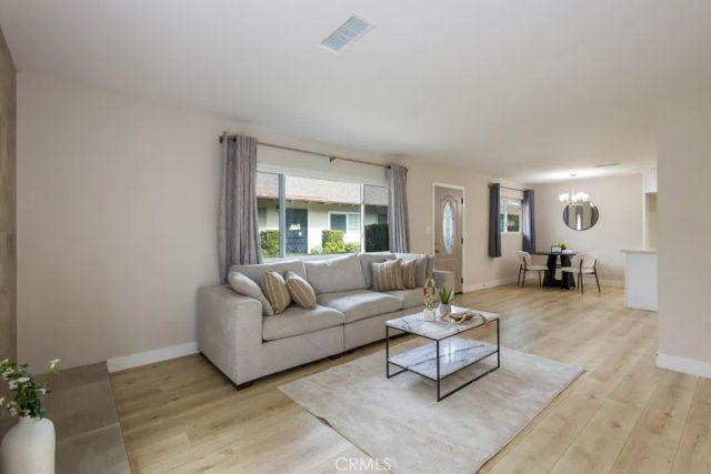 3139 E Chapman 5A, Orange, CA 92869