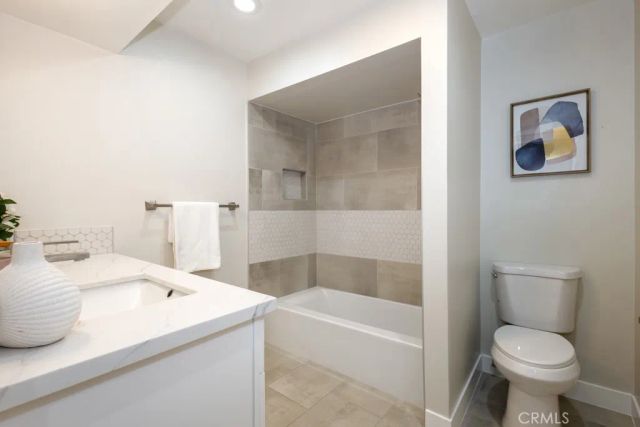 3139 E Chapman 5A, Orange, CA 92869