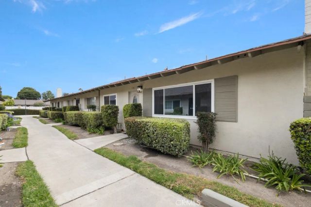 3139 E Chapman 5A, Orange, CA 92869