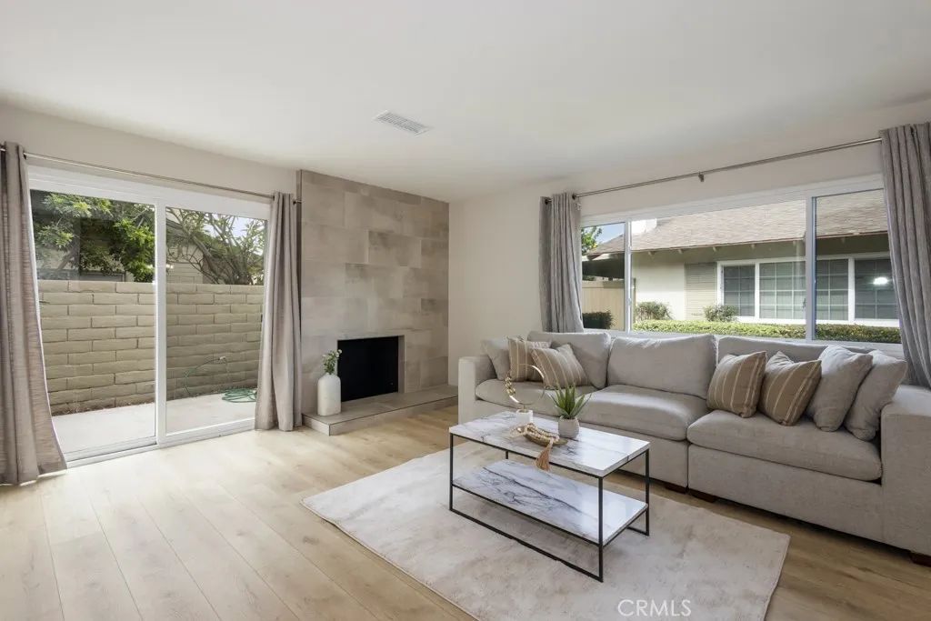 3139 E Chapman 5A, Orange, CA 92869