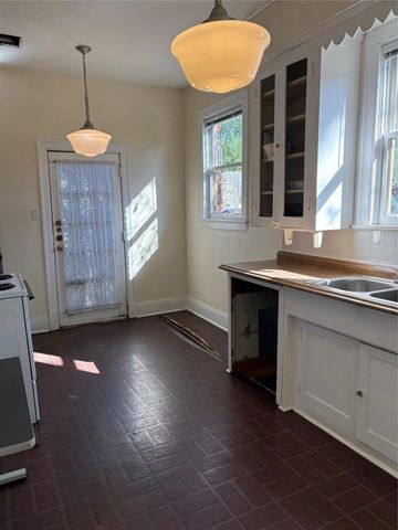 2444 Broadway Street, Beaumont, TX 77702