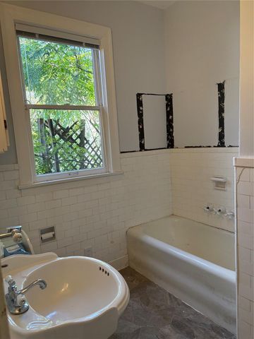 2444 Broadway Street, Beaumont, TX 77702