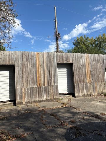 2444 Broadway Street, Beaumont, TX 77702