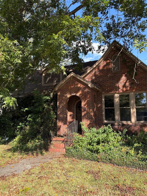2444 Broadway Street, Beaumont, TX 77702