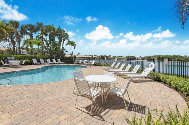 8332 Cocoplum Sound Lane, West Palm Beach, FL 33411