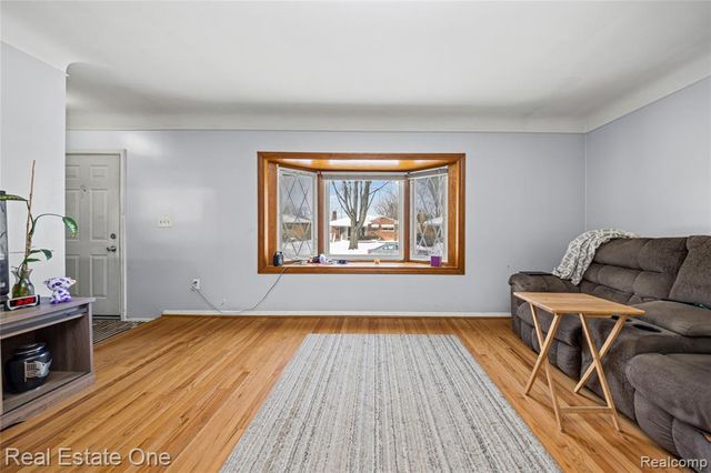 22720 Furton Street, Saint Clair Shores, MI 48082