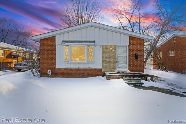 22720 Furton Street, Saint Clair Shores, MI 48082