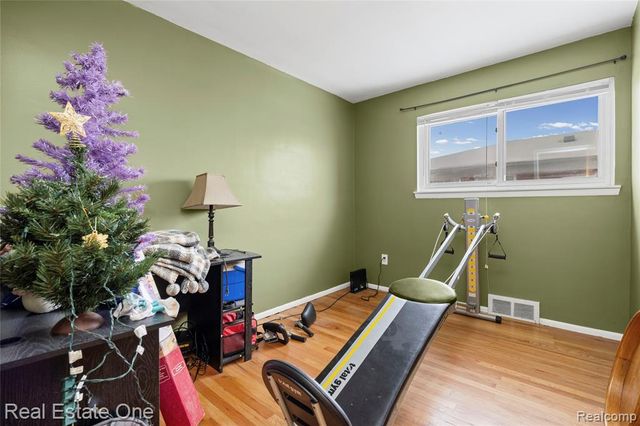 22720 Furton Street, Saint Clair Shores, MI 48082