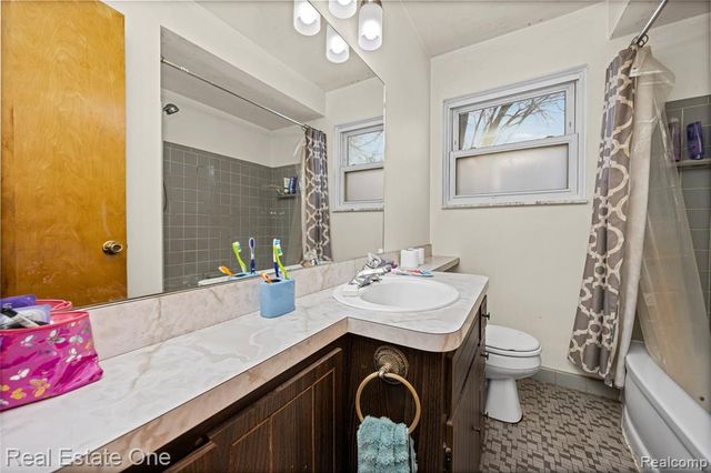 22720 Furton Street, Saint Clair Shores, MI 48082