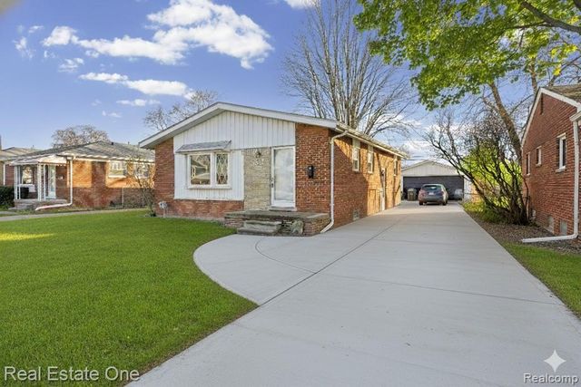 22720 Furton Street, Saint Clair Shores, MI 48082