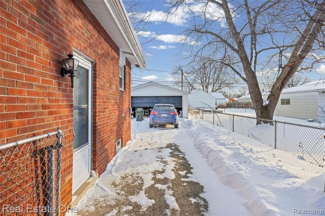 22720 Furton Street, Saint Clair Shores, MI 48082