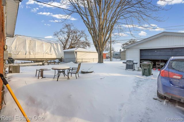 22720 Furton Street, Saint Clair Shores, MI 48082