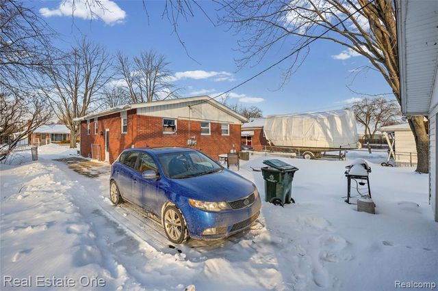 22720 Furton Street, Saint Clair Shores, MI 48082