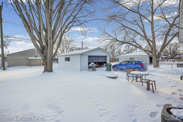 22720 Furton Street, Saint Clair Shores, MI 48082