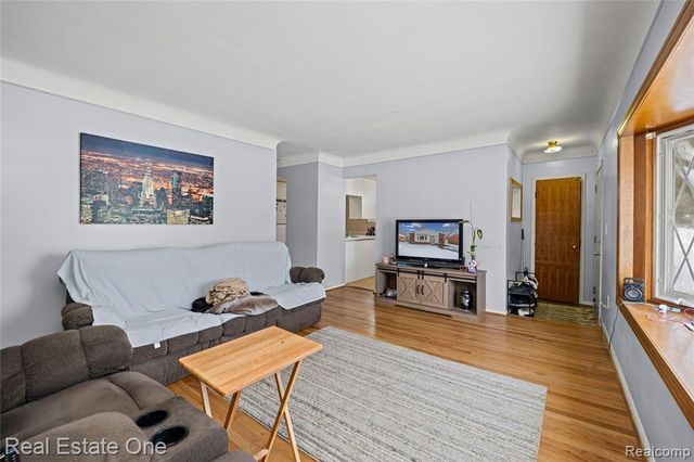 22720 Furton Street, Saint Clair Shores, MI 48082